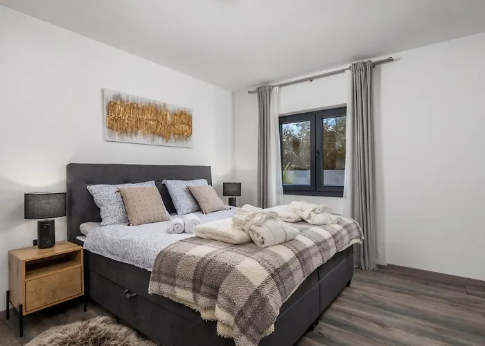Bajer, Villa *