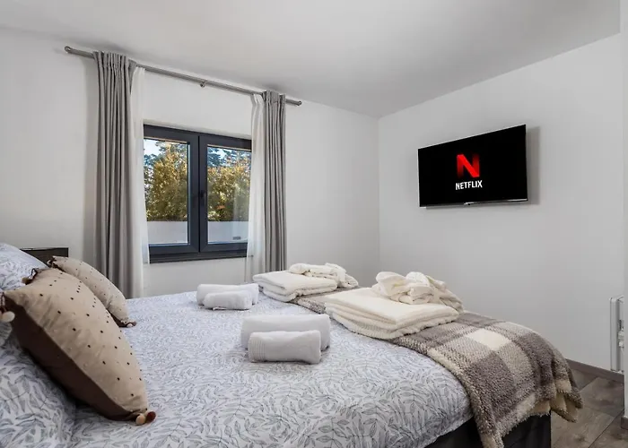 Villa Bajer, *