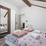ヴィラ Bajer, Fužine