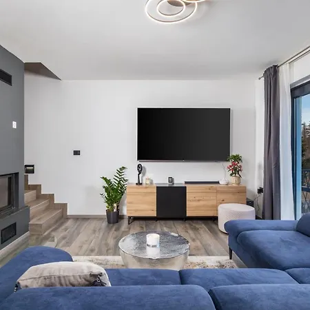 Bajer, Villa *