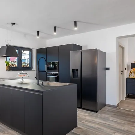 Bajer, Villa *