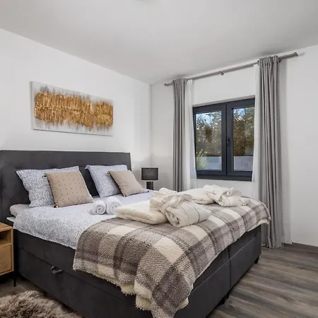 Bajer, Villa *