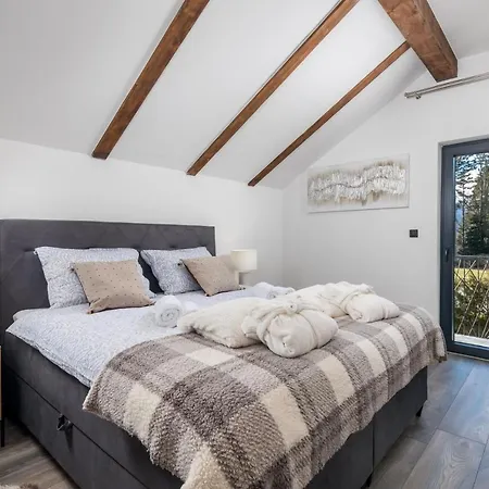 Bajer, فيلة Fužine