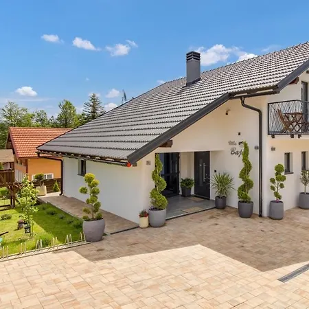 Bajer, Villa *
