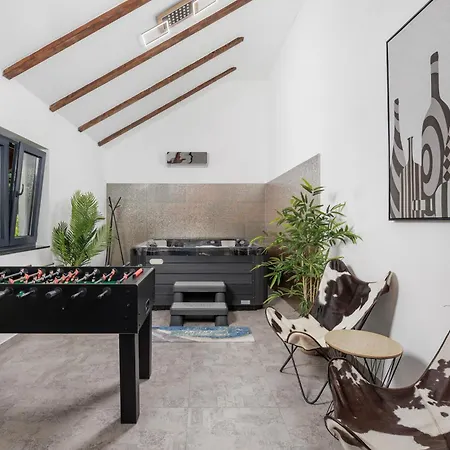 Bajer, فيلة Fužine